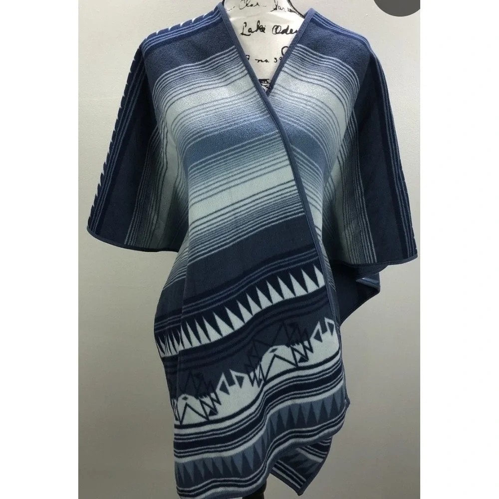 Woolrich Poncho Blue Bohemian Aztec Blanket Wrap Southwest Tribal Fleece Poncho